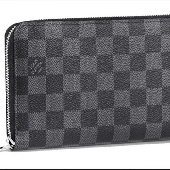 Louis Vuitton Zippy Organizer
Damier Graphite Canvas Black - Picture 1 of 9